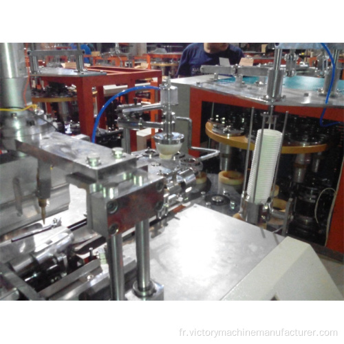 Machine de fabrication de gobelets en papier entièrement automatique à grande vitesse